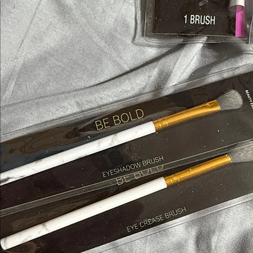 Makeup Brush Collection - Black, White, Pink, Gold
